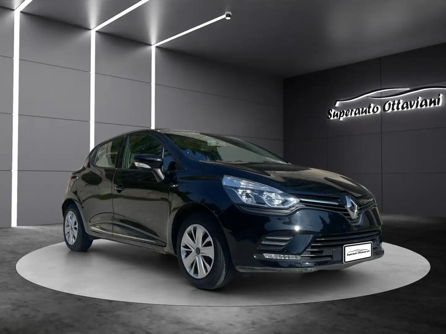 Renault Clio Clio 0.9 tce Moschino Zen 75cv Nero - 2
