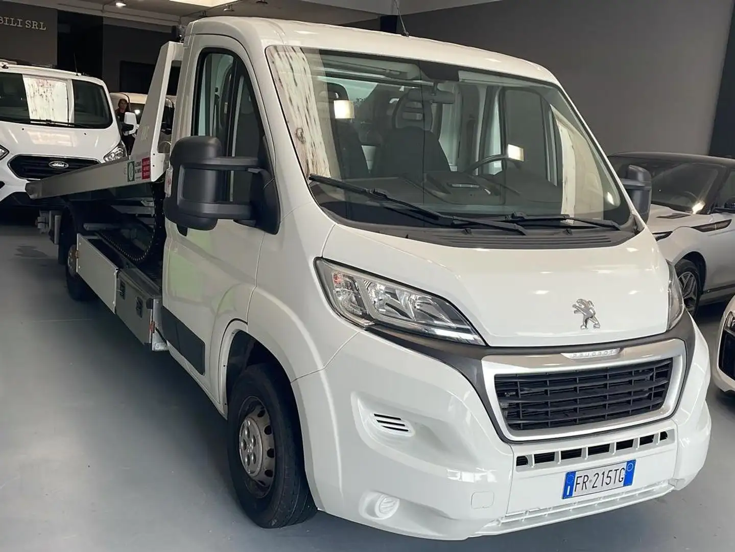Iveco Daily BOXER 2.0 HDI 130cv CARROATTREZZI SCARRABILE Blanc - 2