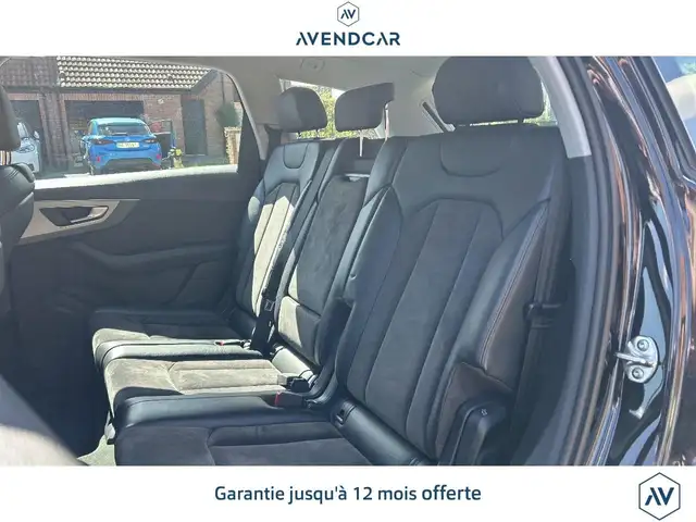 Audi Q7 view 7