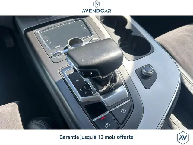 Audi Q7 view 12