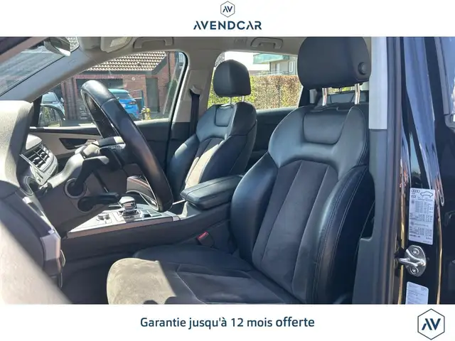 Audi Q7 view 6