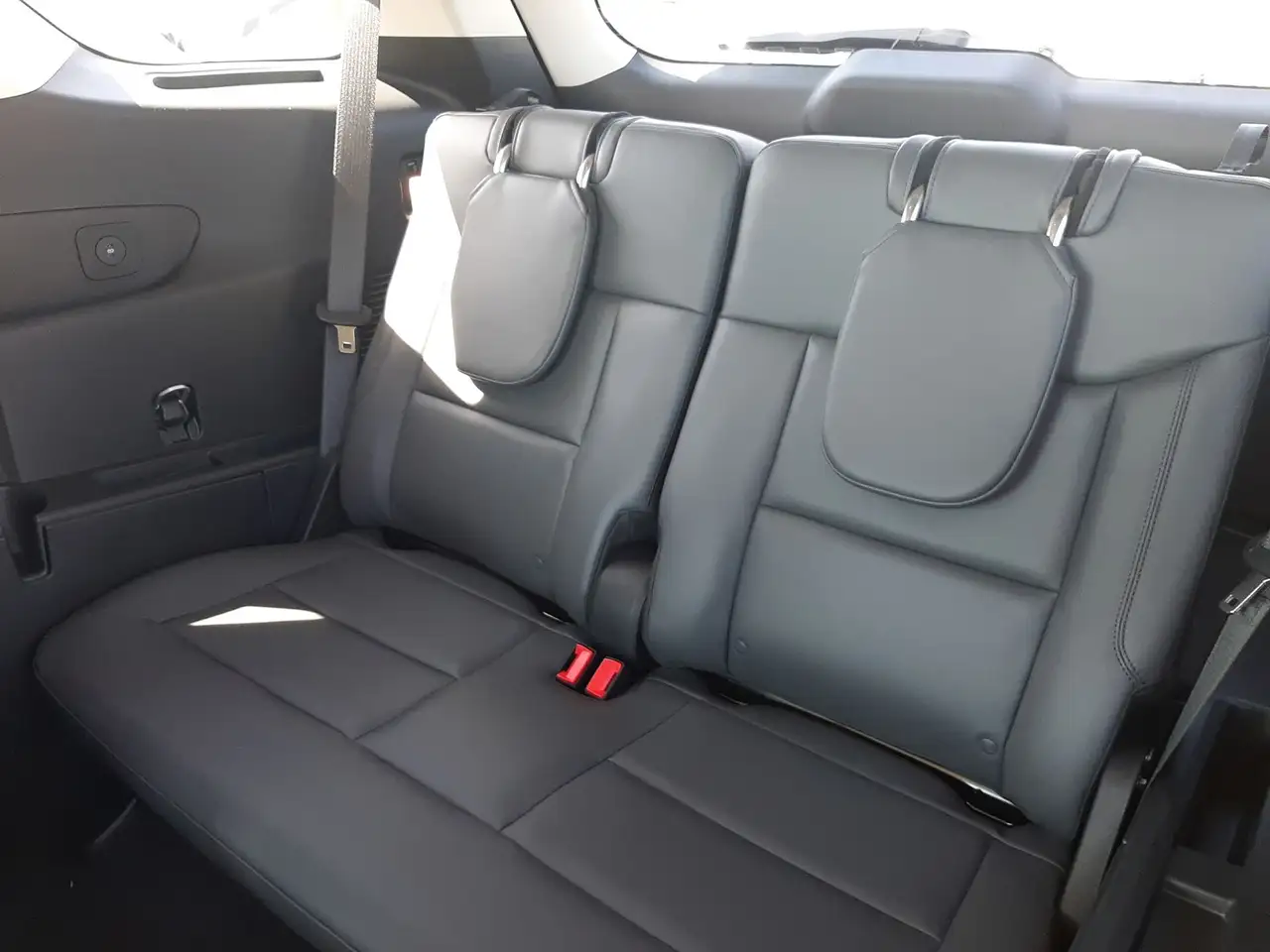 Ford Explorer снимка Ford Explorer