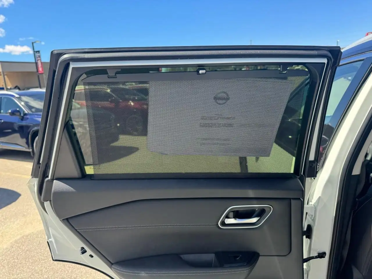 Nissan Rogue снимка Nissan Rogue