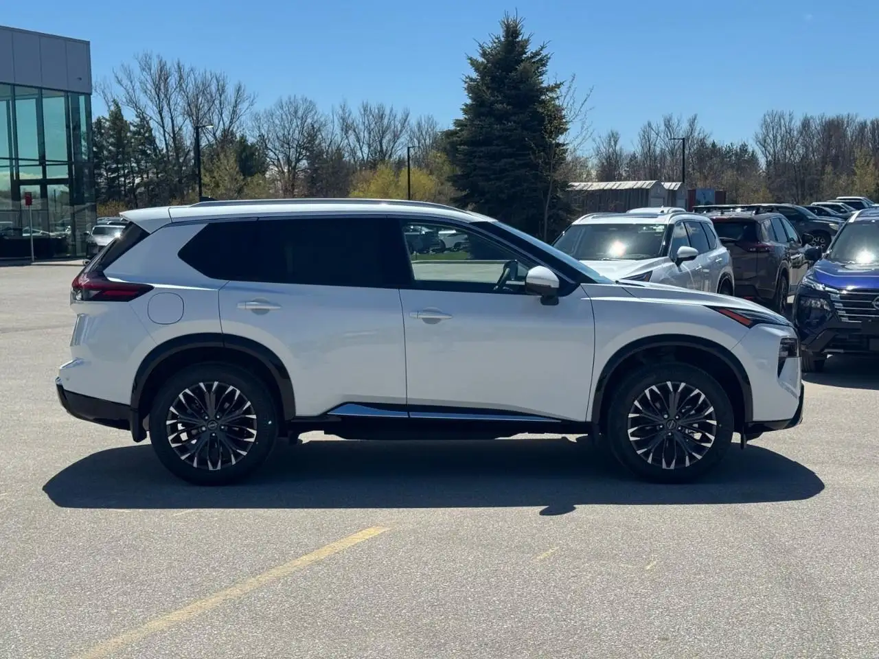 Nissan Rogue снимка Nissan Rogue