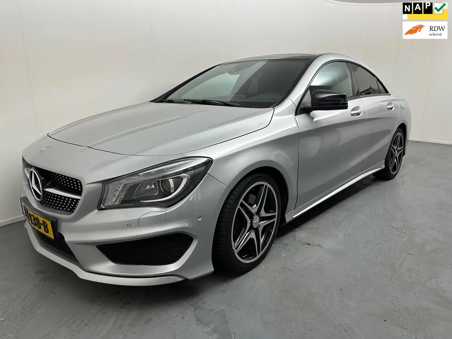 Mercedes-Benz CLA 250 Edition 1 # AMG # Pano # Leder # Navi # Memory sto Šedá - 1