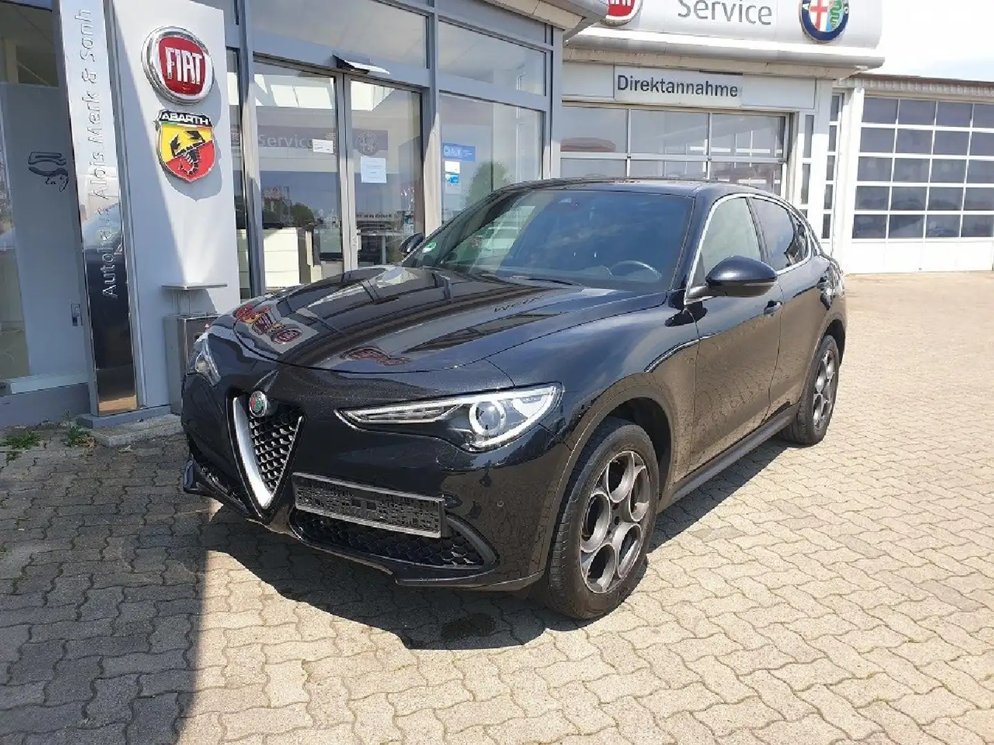 Alfa Romeo Stelvio Super Q4 Schwarz - 1