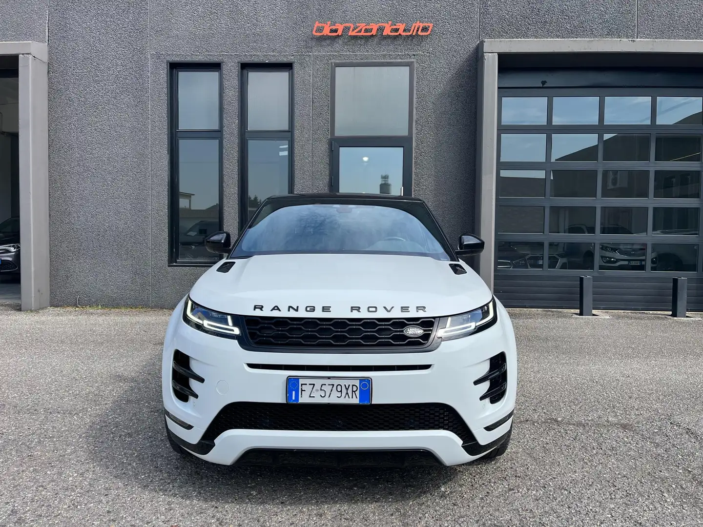 Land Rover Range Rover Evoque 2.0d i4 mhev HSE awd 240cv auto Bianco - 2