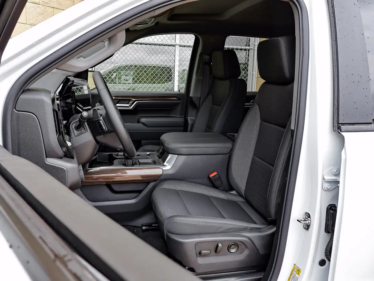Chevrolet Silverado 1500 photo Chevrolet Silverado 1500