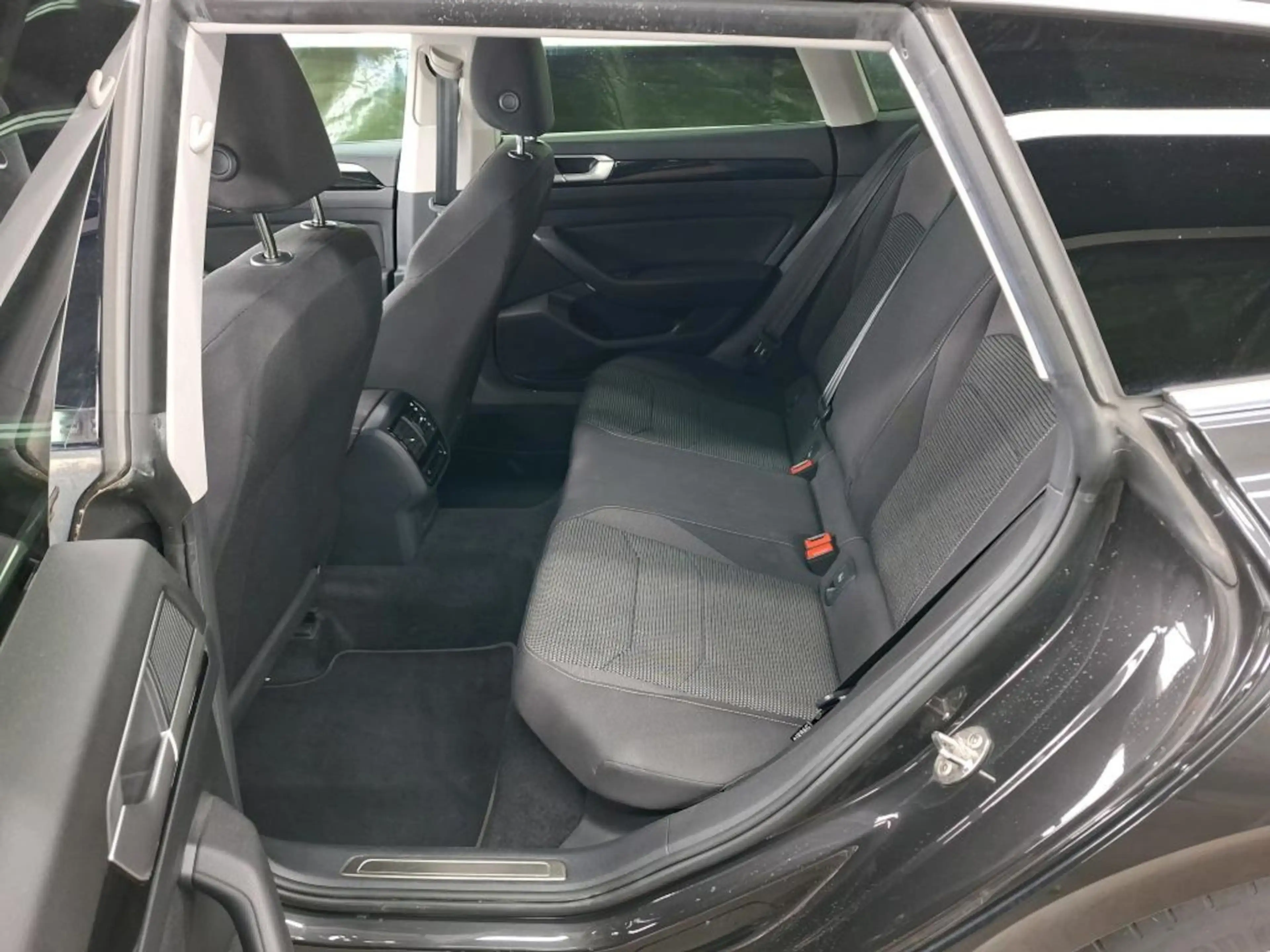 Volkswagen Arteon 2.0 TDI SB*NAVI*DSG*VIRTUAL*SITZ-HZG* — photo 7