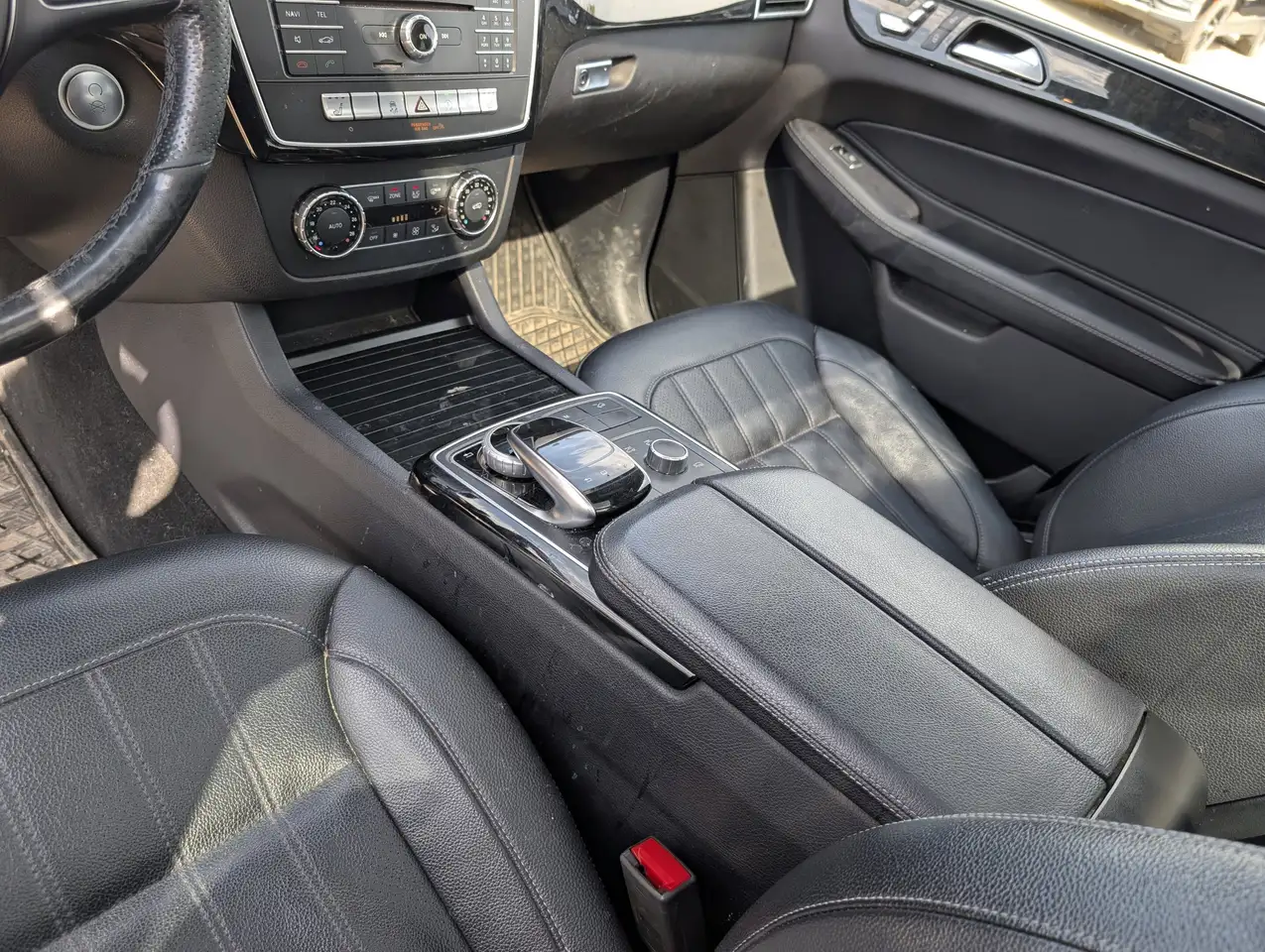 Mercedes-Benz GLE снимка Mercedes-Benz GLE