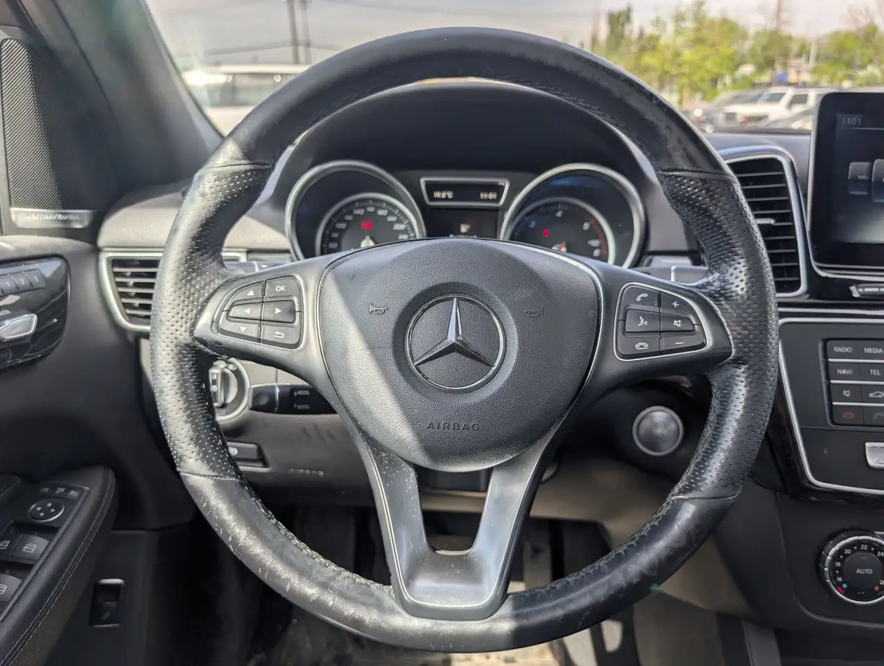 Mercedes-Benz GLE снимка Mercedes-Benz GLE