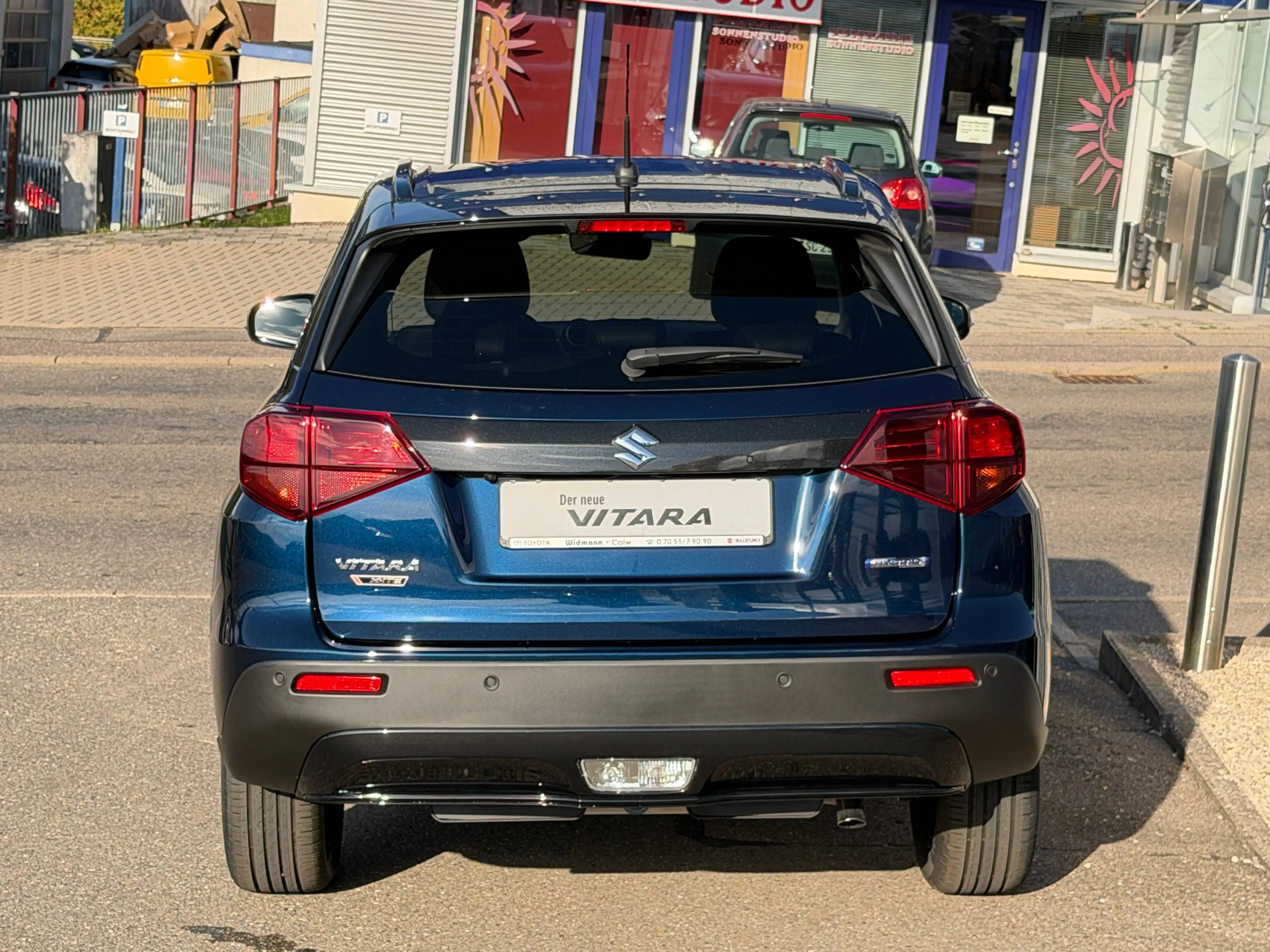 Suzuki Vitara 1.4 Hybrid Allrad Comfort+ X-ITE Automatik Schiebedach Kamera Sitzheizung Navigation KEIN RE-IMPORT — photo 4
