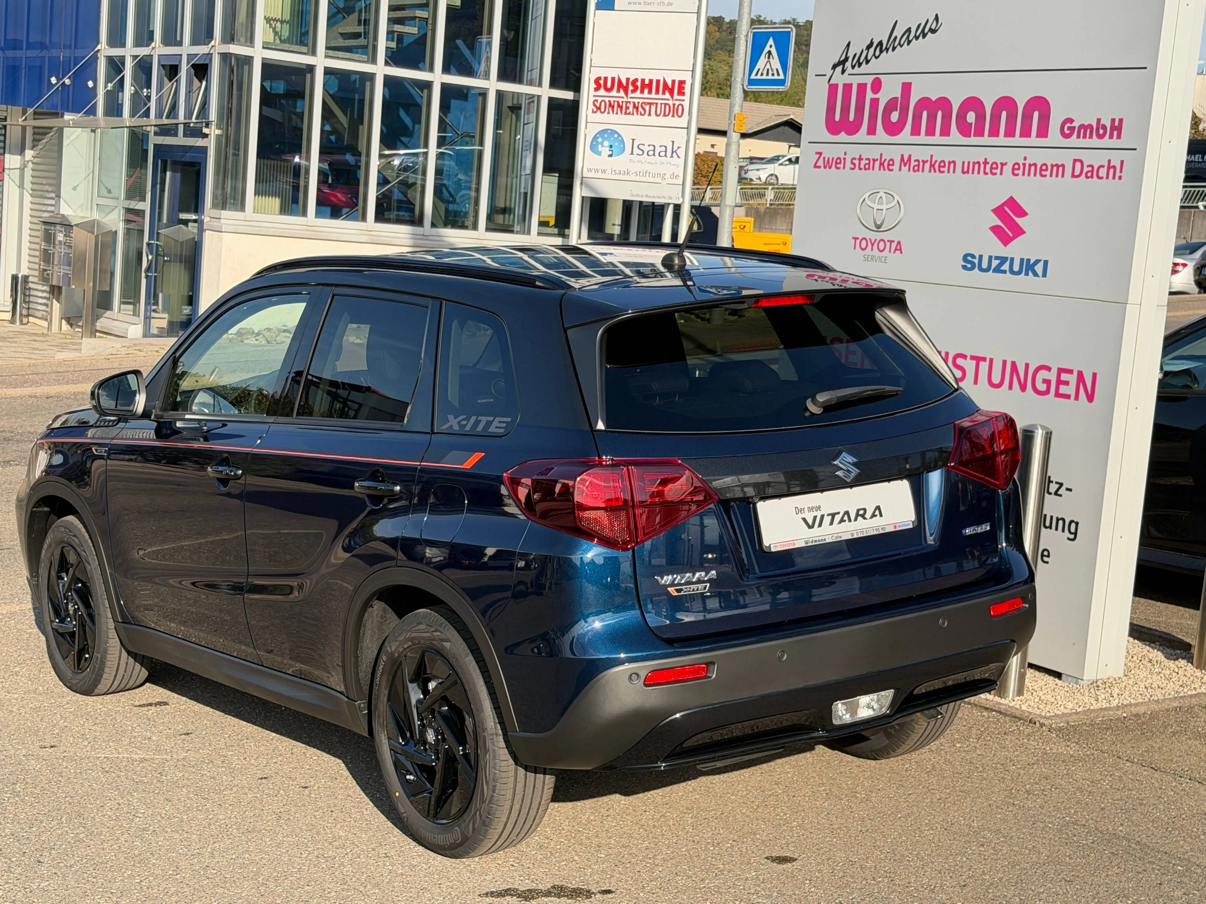 Suzuki Vitara 1.4 Hybrid Allrad Comfort+ X-ITE Automatik Schiebedach Kamera Sitzheizung Navigation KEIN RE-IMPORT — photo 2