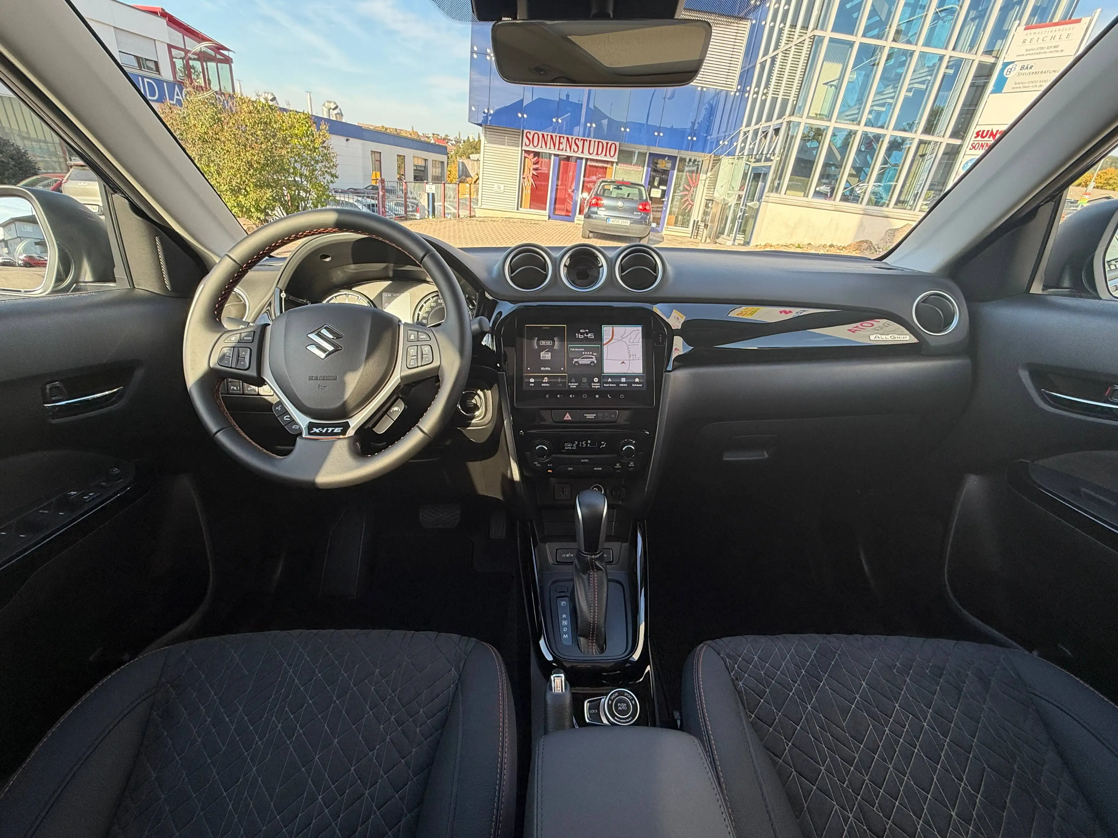 Suzuki Vitara 1.4 Hybrid Allrad Comfort+ X-ITE Automatik Schiebedach Kamera Sitzheizung Navigation KEIN RE-IMPORT — photo 8