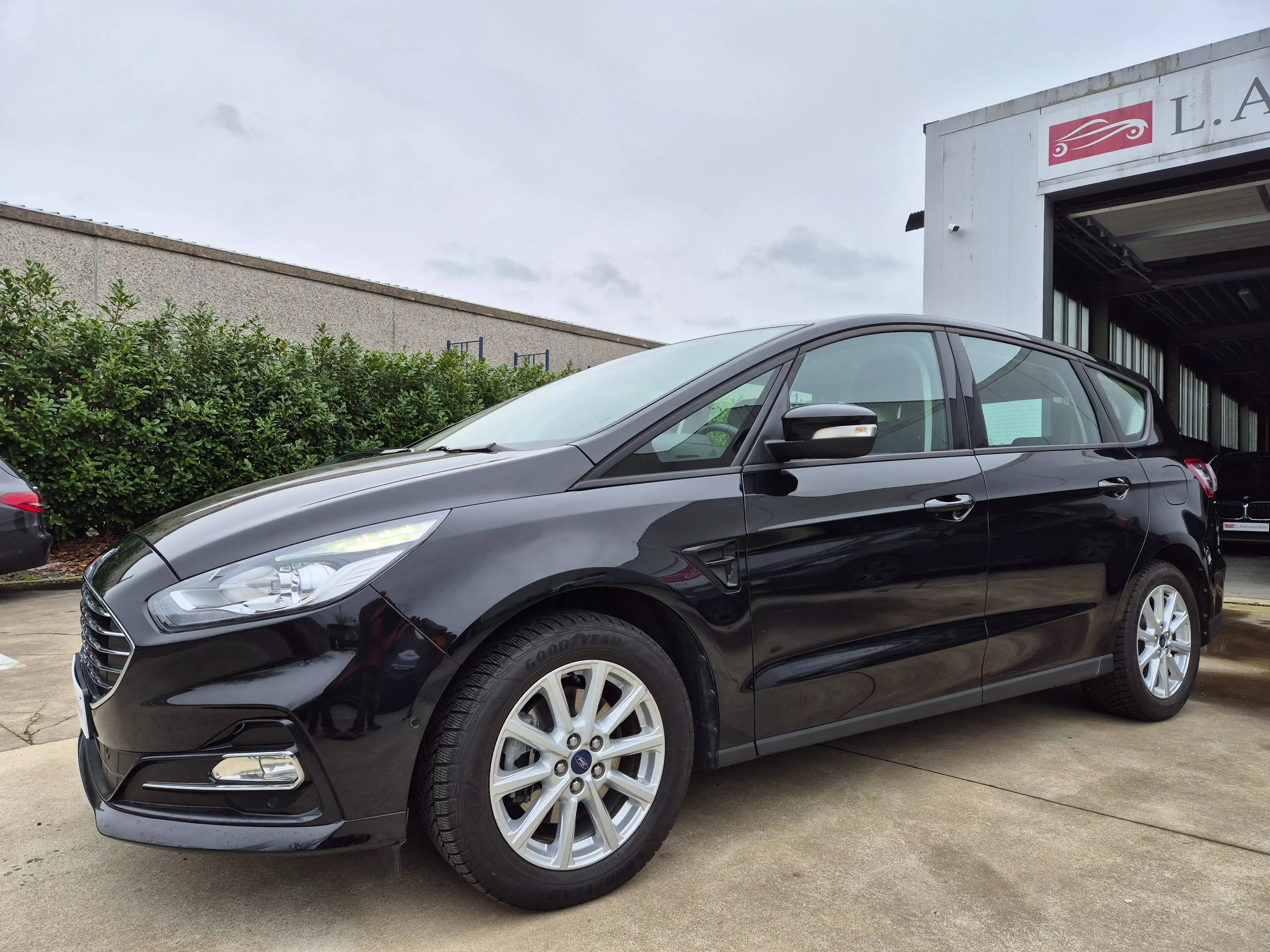 Ford S-Max 2.5i AUTO. HEV HYBRID 43.085 KM !! 2022 !! — photo 6