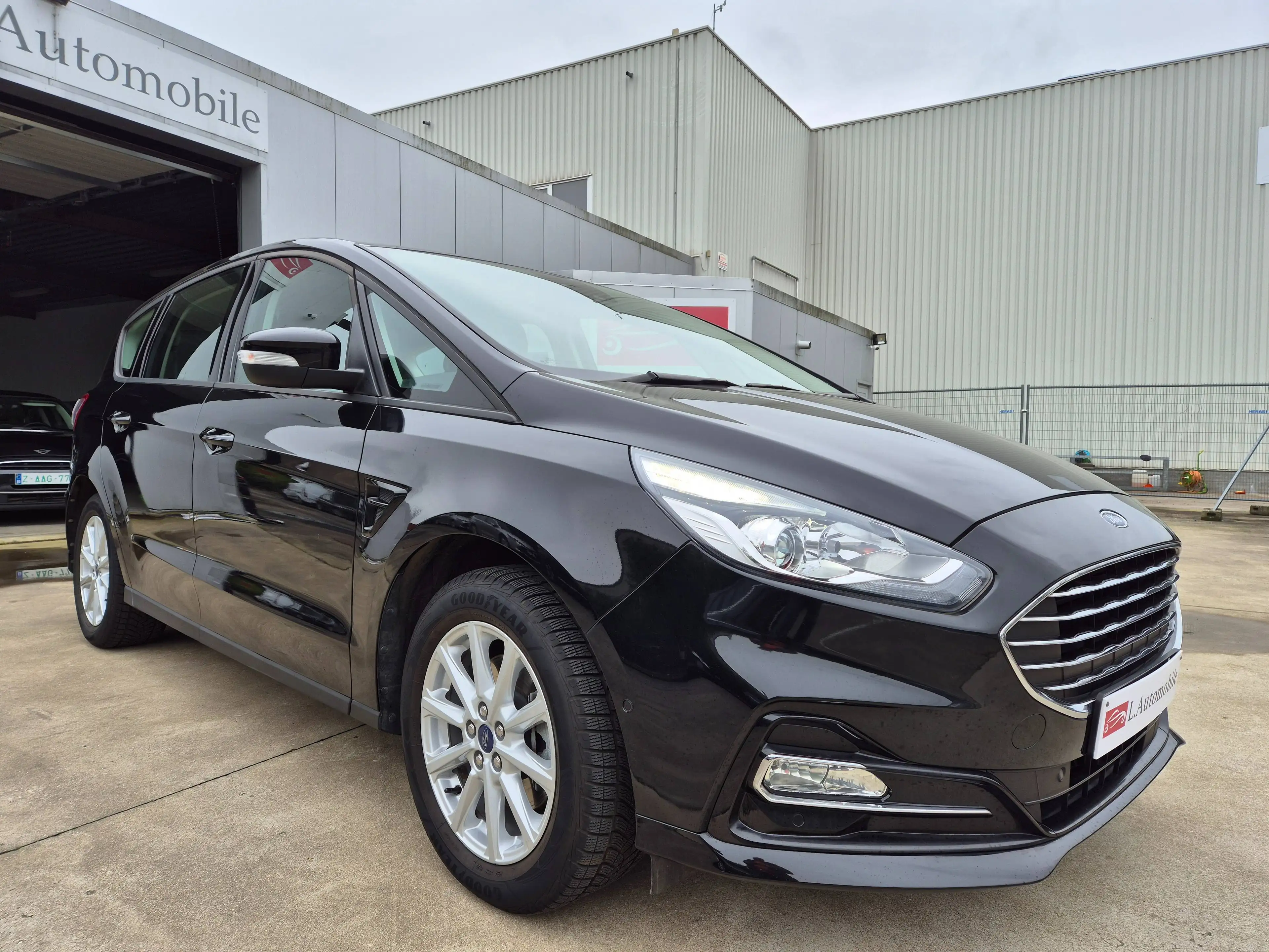 Ford S-Max 2.5i AUTO. HEV HYBRID 43.085 KM !! 2022 !! — photo 2