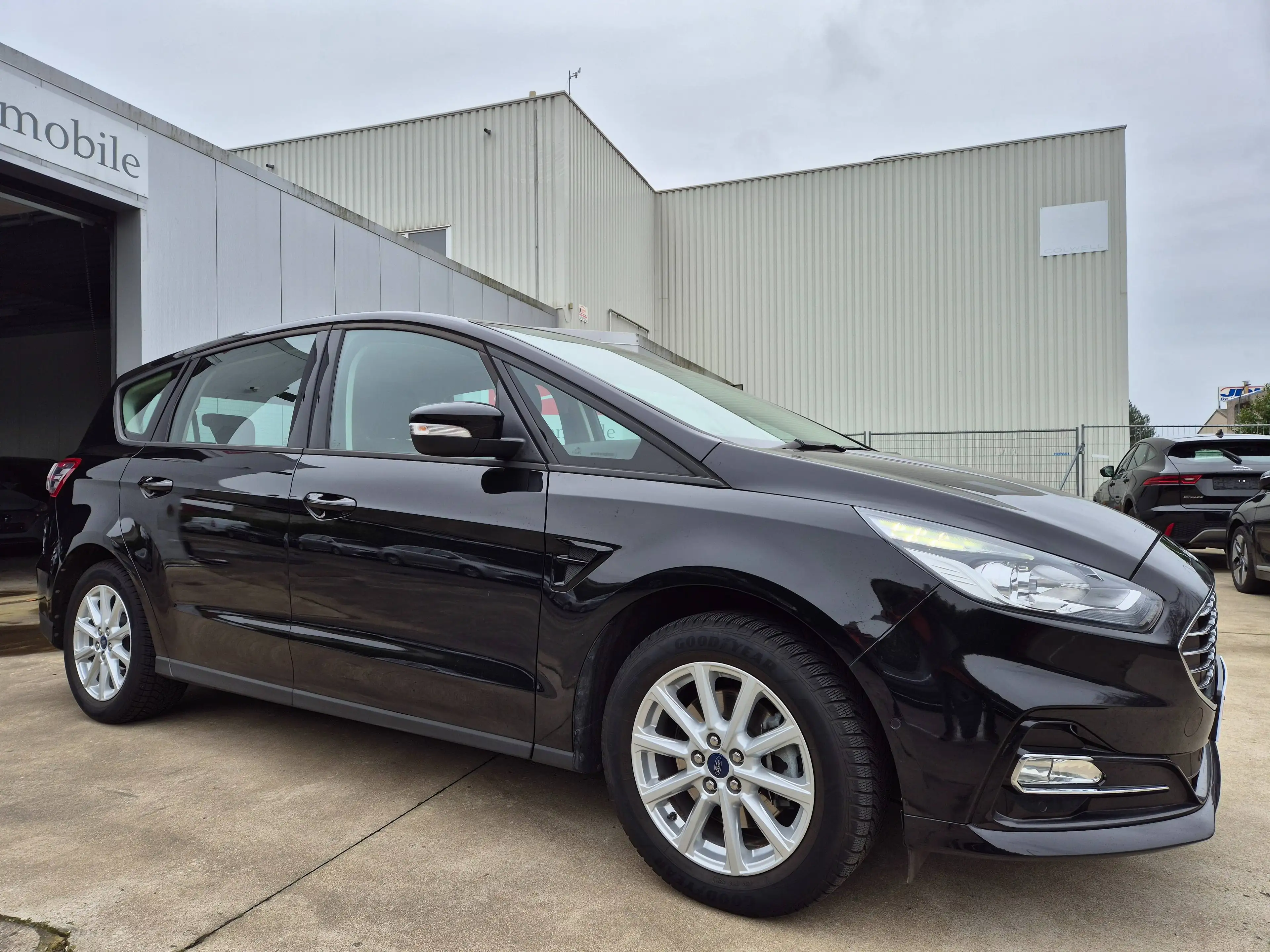 Ford S-Max 2.5i AUTO. HEV HYBRID 43.085 KM !! 2022 !!