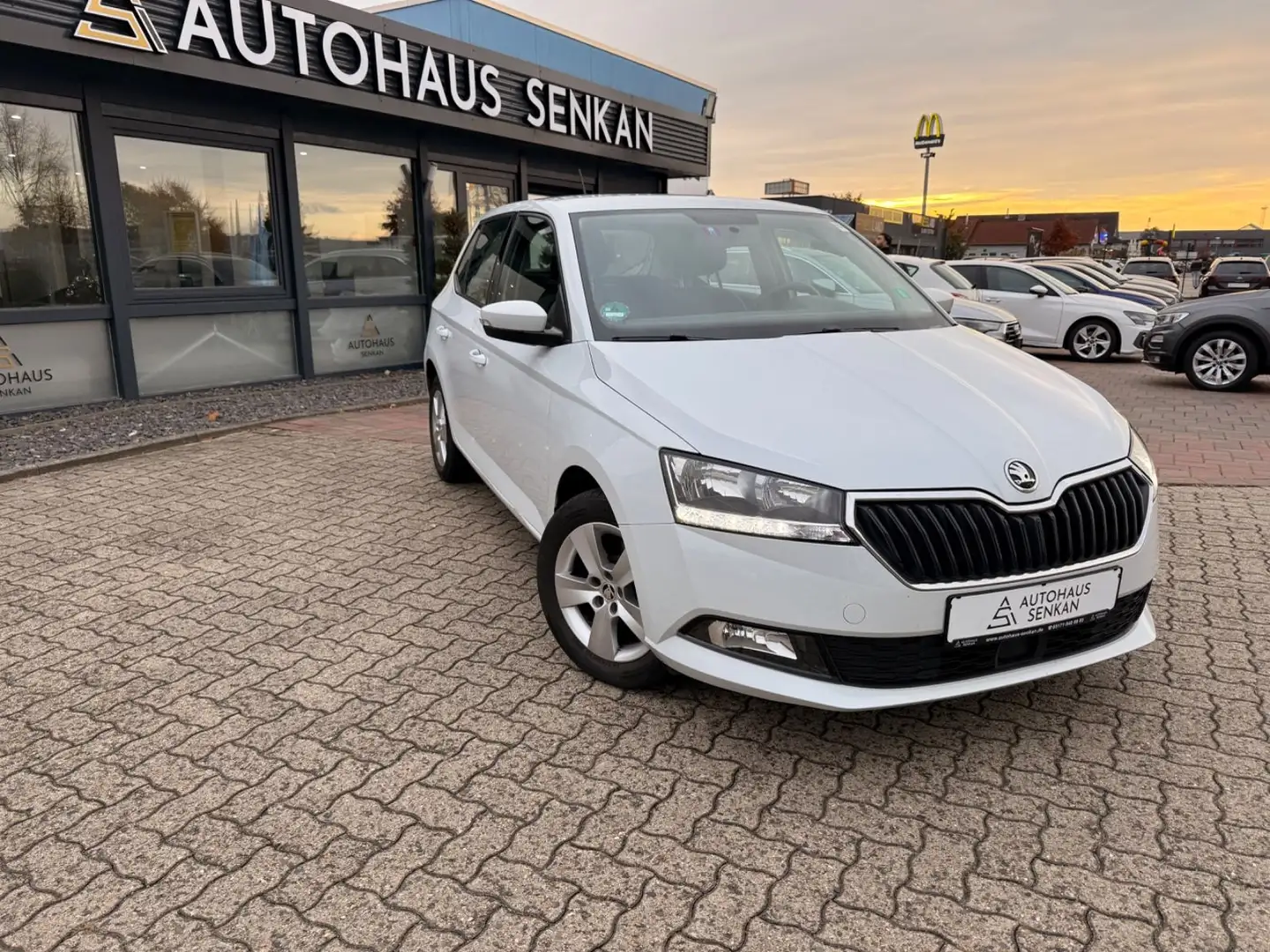 Skoda Fabia 1.0 TSI DSG Ambition*15"ALU*KLIMA* Weiß - 1