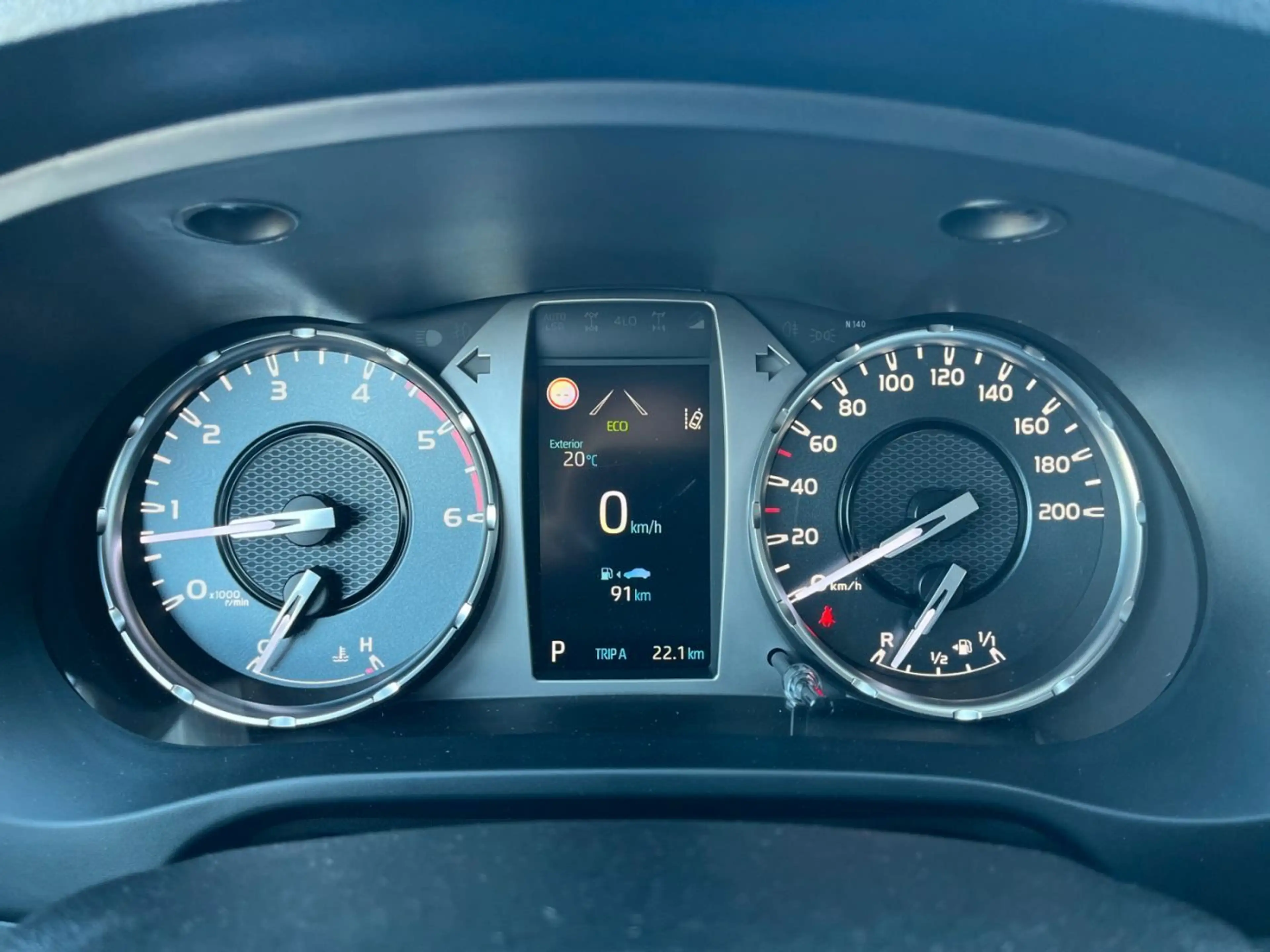 Toyota Hilux 2.4 D-4D 4WD DoKa Aut. Klima+AppLink+Kamer — photo 12