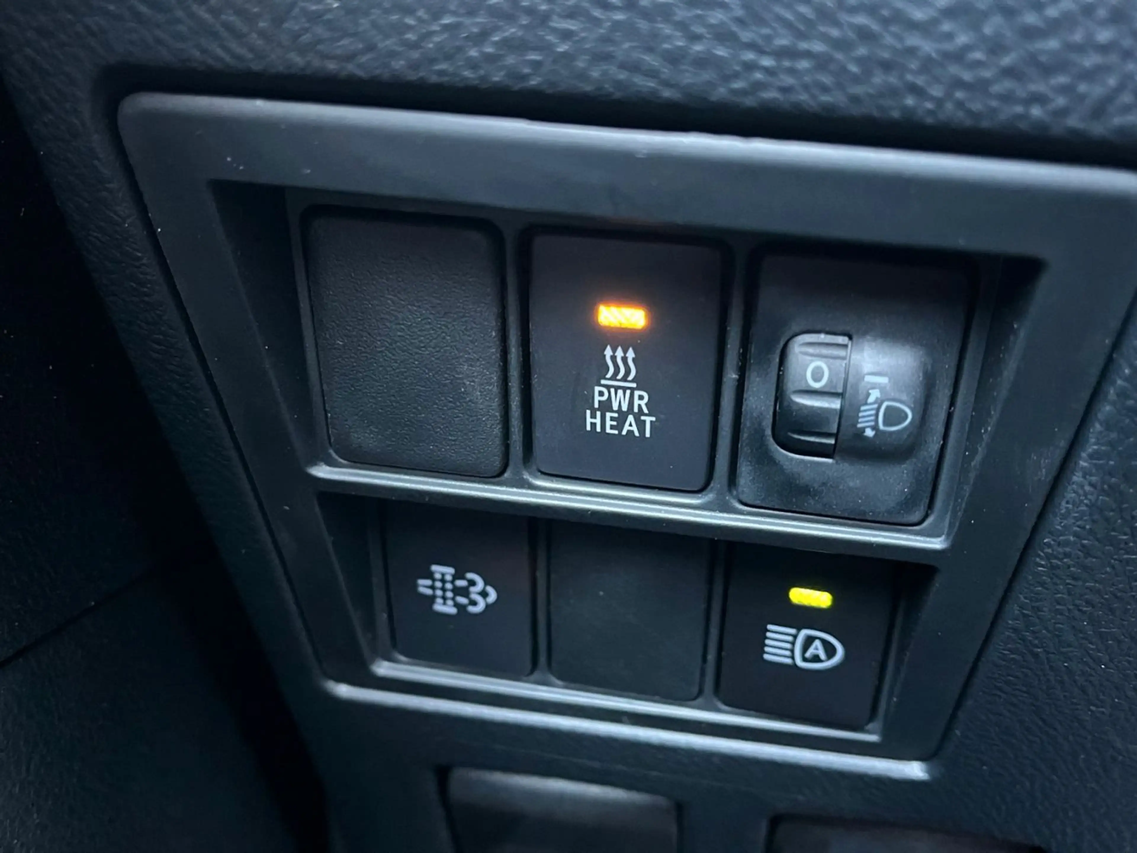 Toyota Hilux 2.4 D-4D 4WD DoKa Aut. Klima+AppLink+Kamer — photo 9