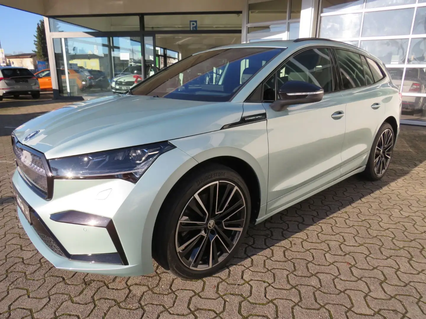 Skoda Enyaq 80 x 82 kWh 195 KW Founders Edition Suite, Argent - 2