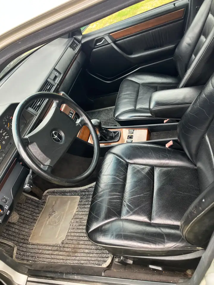 Mercedes-Benz 200 W124 station wagon, foto 3