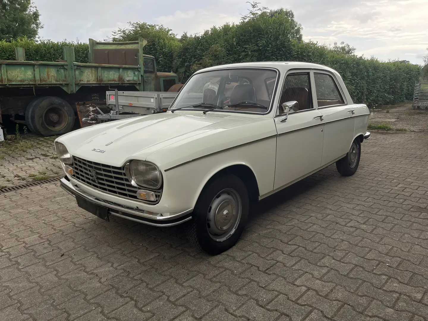 Peugeot 204 Weiß - 2