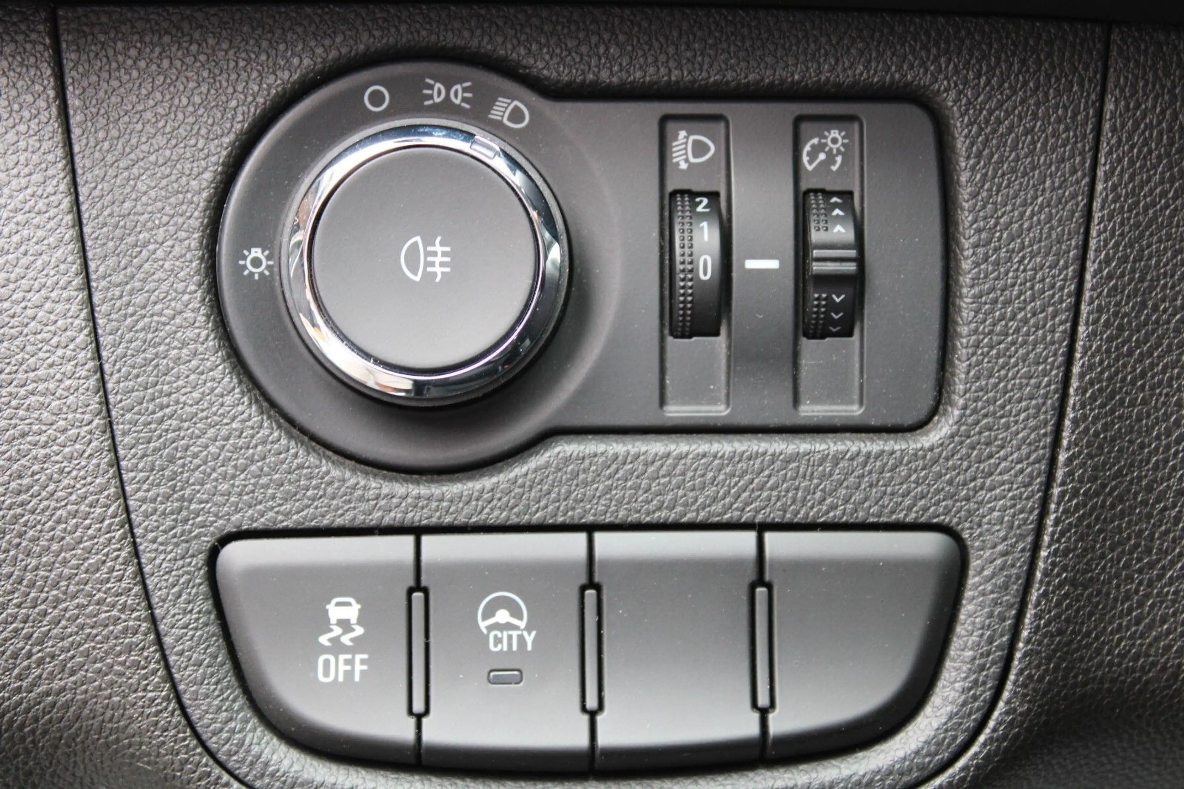 Opel Karl Edition — photo 15