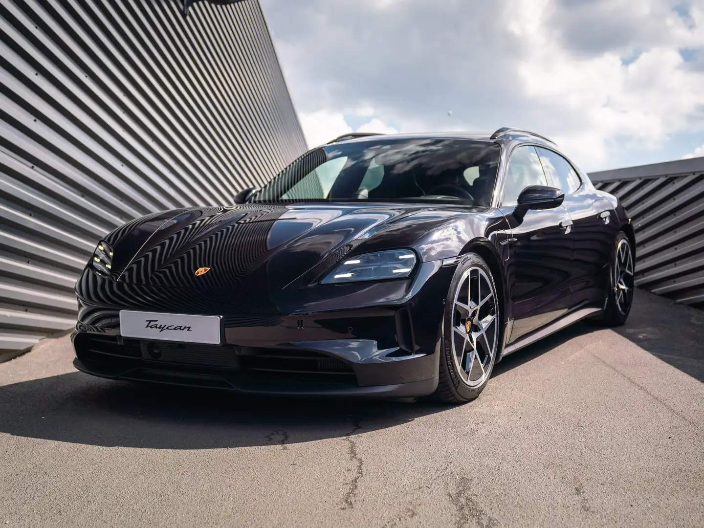Porsche Taycan Sport Turismo 105 kWh Noir - 2