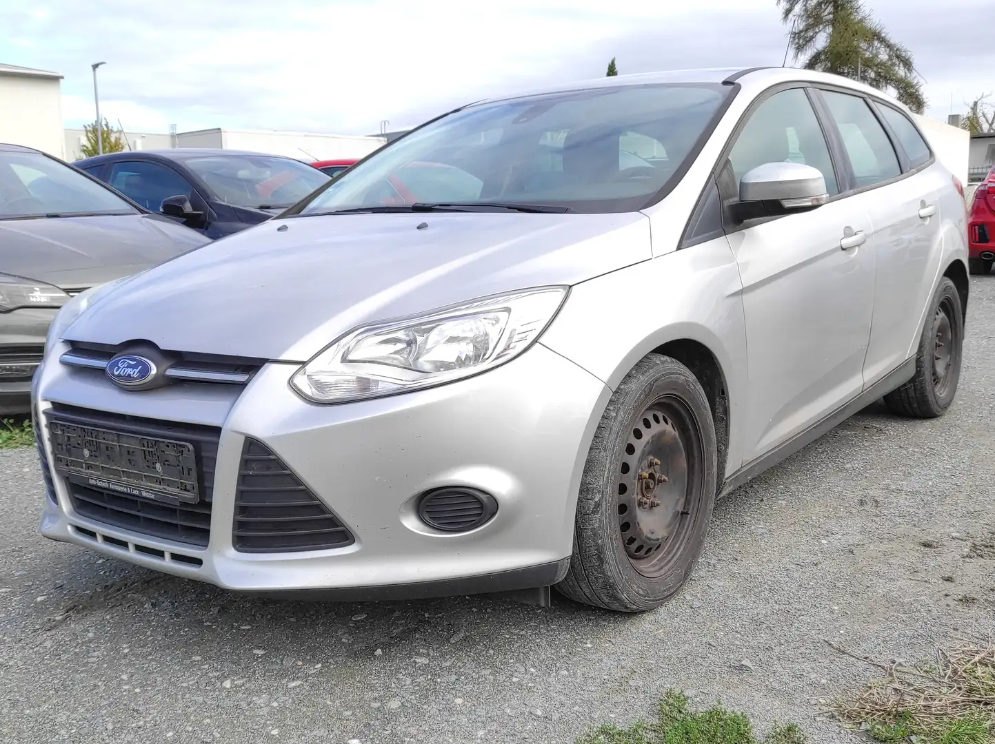 Ford Focus 2.0 AUTOMATIK EURO-5 KLIMA AUX-IN Trend Silber - 1