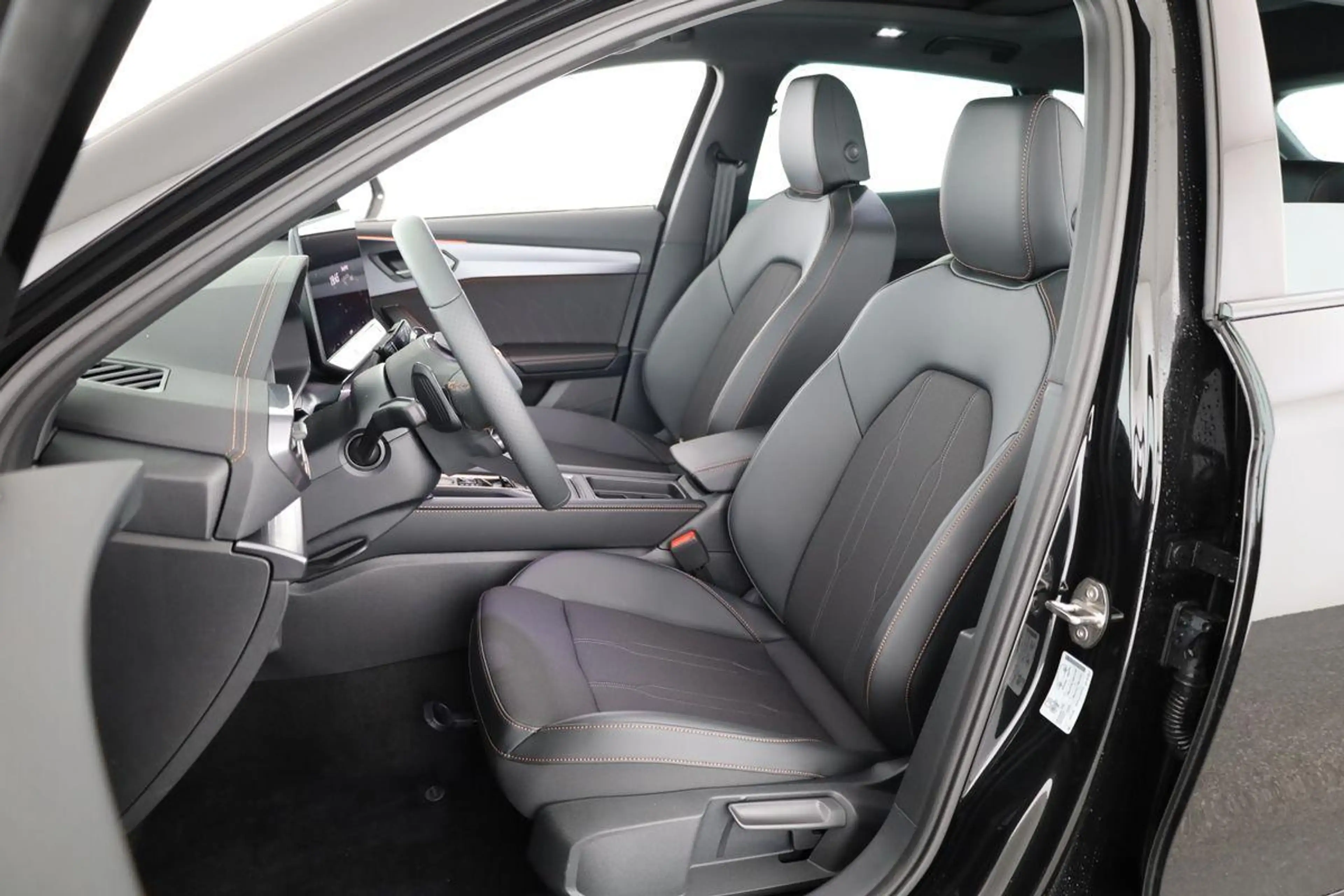 CUPRA Formentor 2.0 TSI 150 kW 4Drive DSG 4Drive, Pano, Navi, M... — photo 10