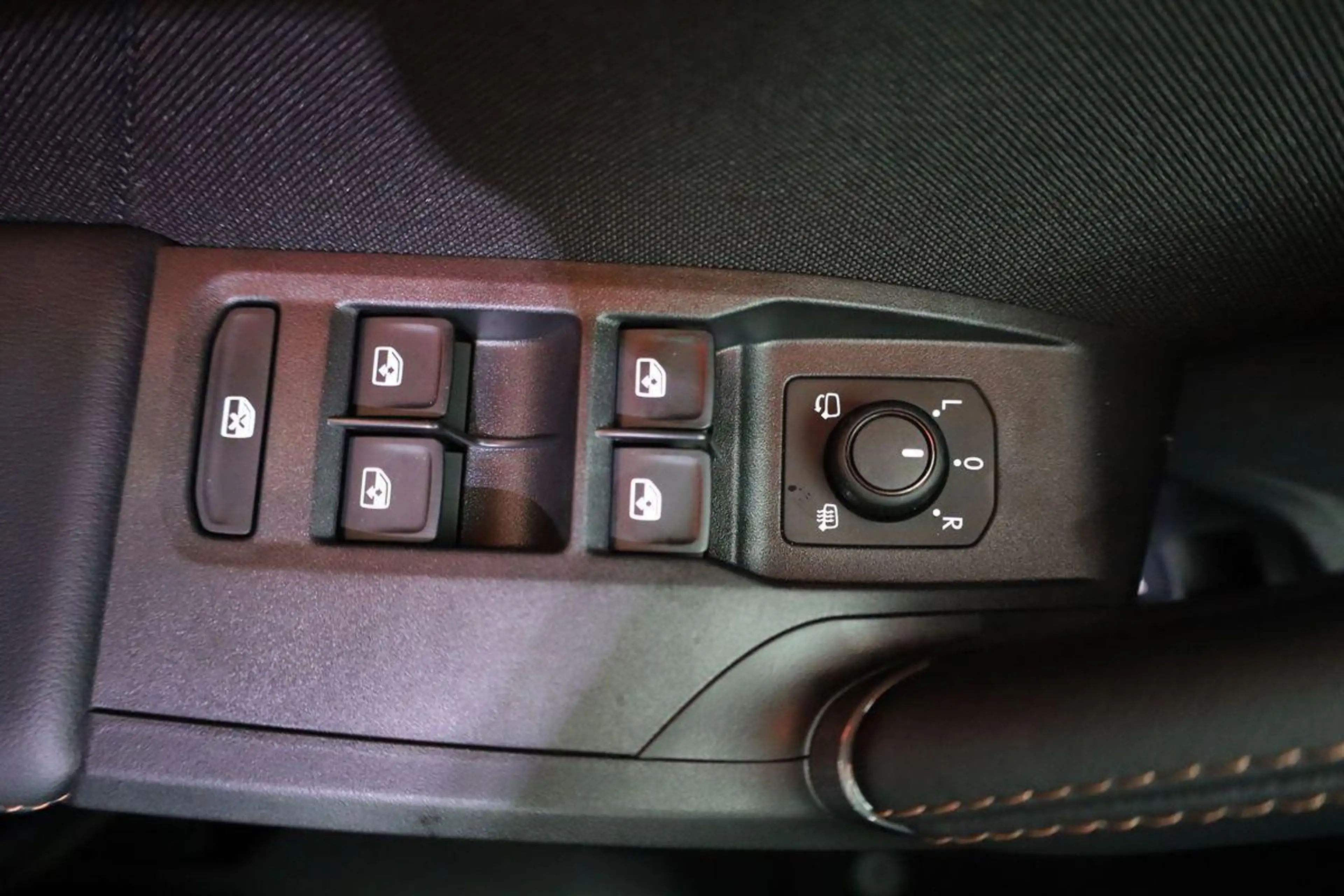 CUPRA Formentor 2.0 TSI 150 kW 4Drive DSG 4Drive, Pano, Navi, M... — photo 7