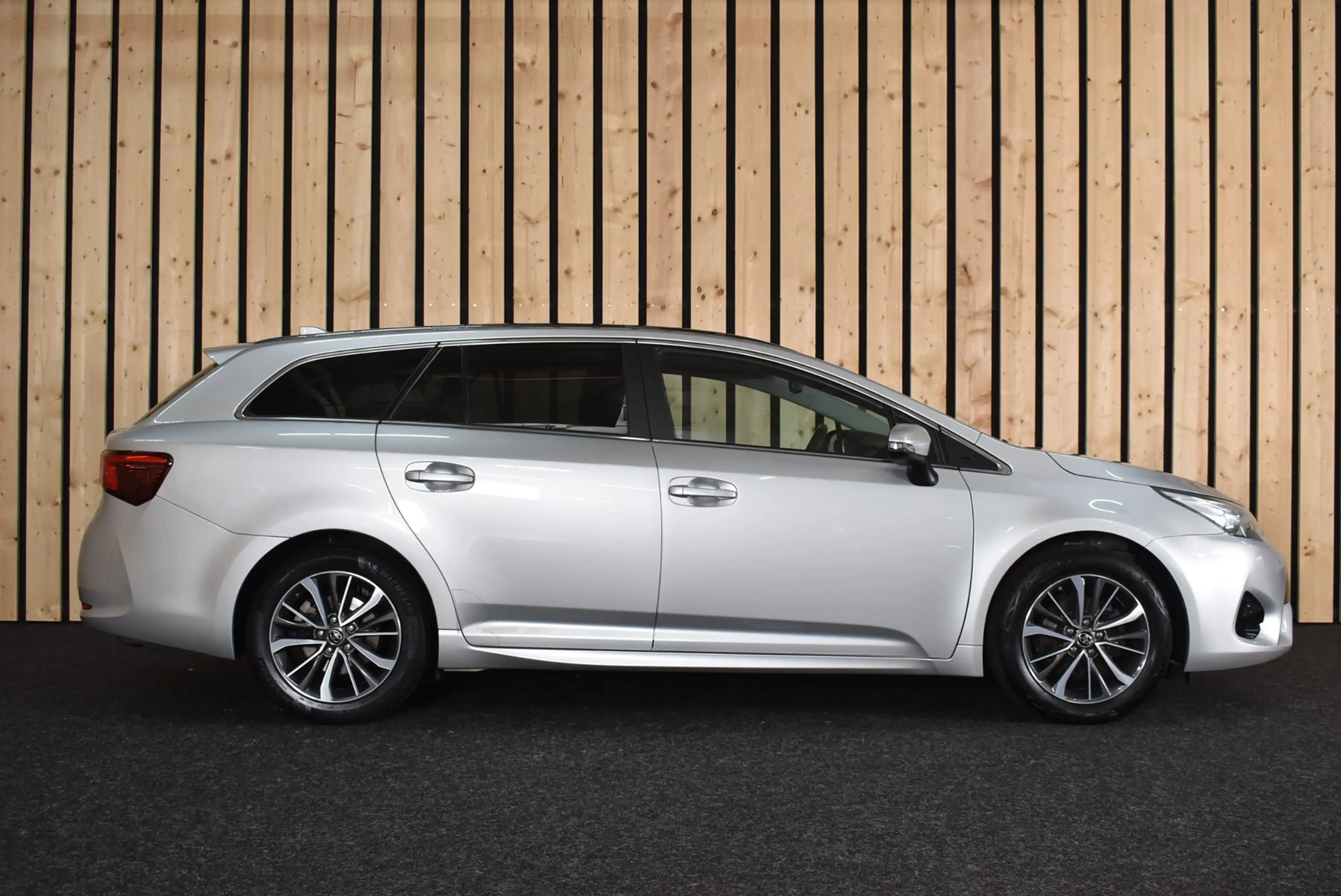 Toyota Avensis Touring Sports 1.8 VVT-i SkyView Edition 147 pk Pa — photo 7