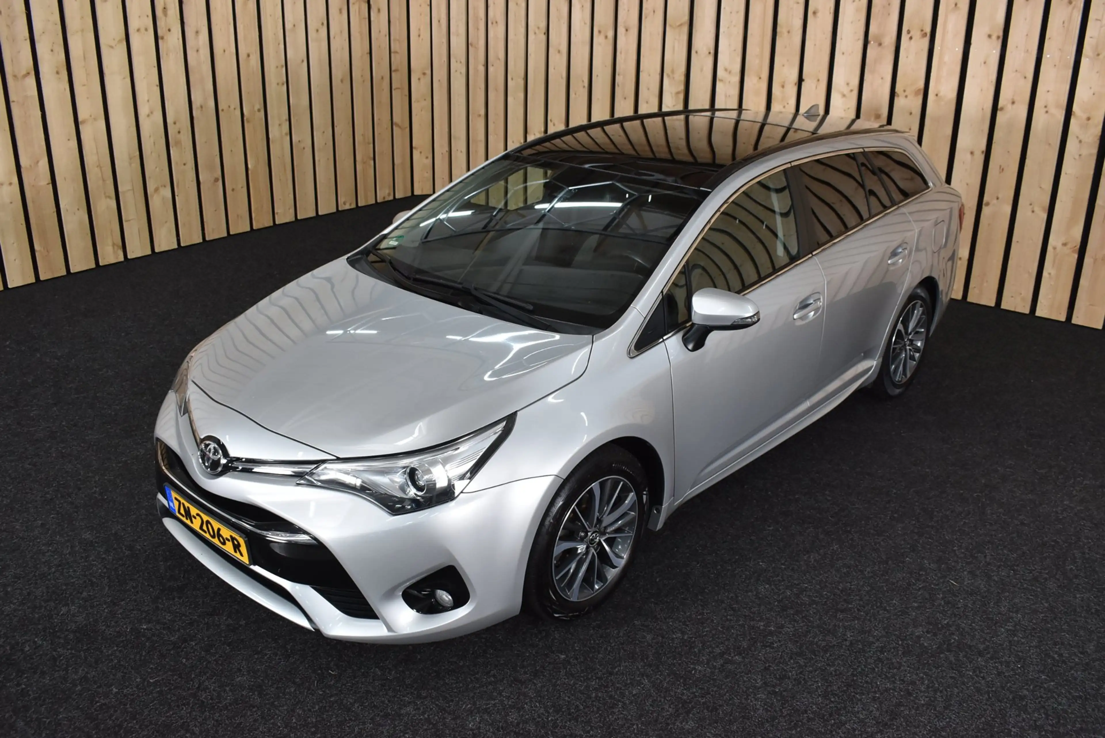 Toyota Avensis Touring Sports 1.8 VVT-i SkyView Edition 147 pk Pa — photo 14
