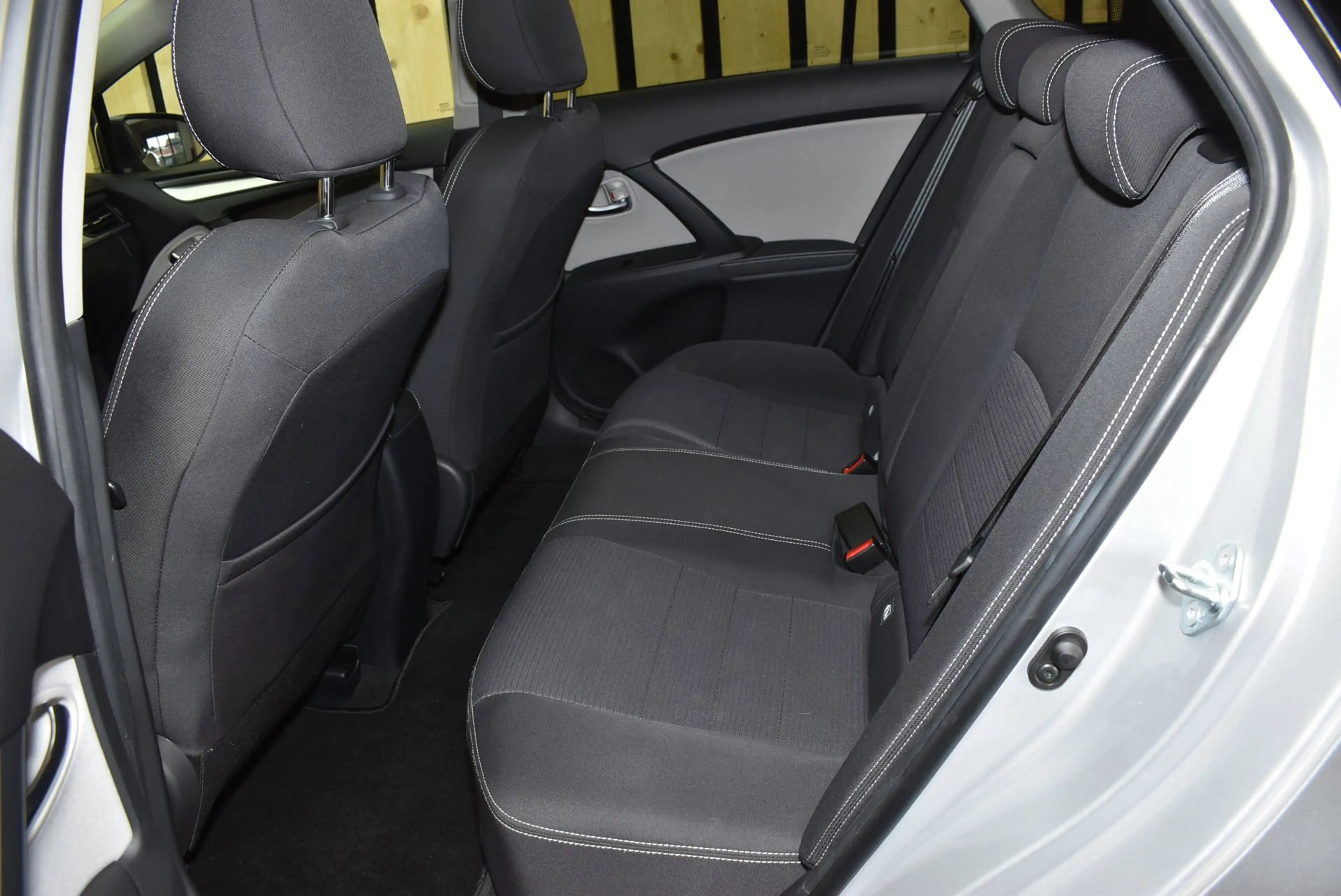 Toyota Avensis Touring Sports 1.8 VVT-i SkyView Edition 147 pk Pa — photo 5