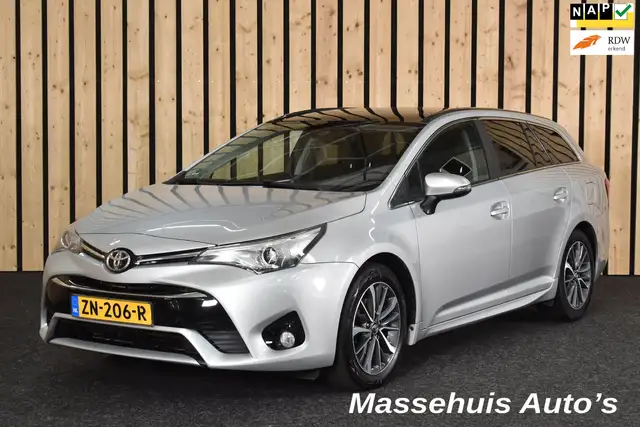 Toyota Avensis Touring Sports 1.8 VVT-i SkyView Edition 147 pk Pa