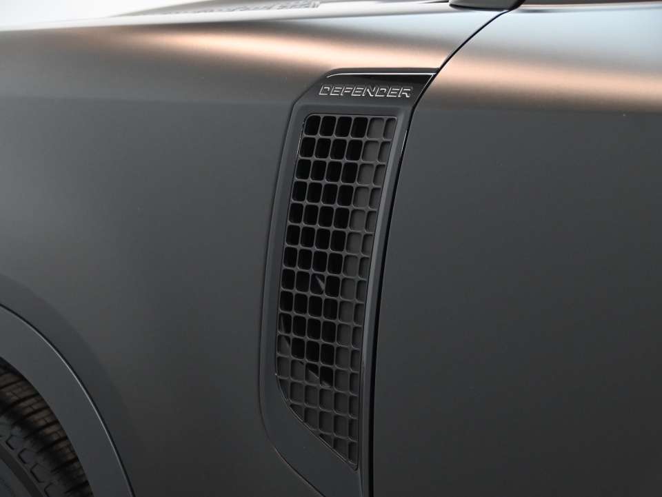 2024 Land Rover Defender 110 P400 /AIR SUSPENSION/COLD CLIMATE PACK thumb 33