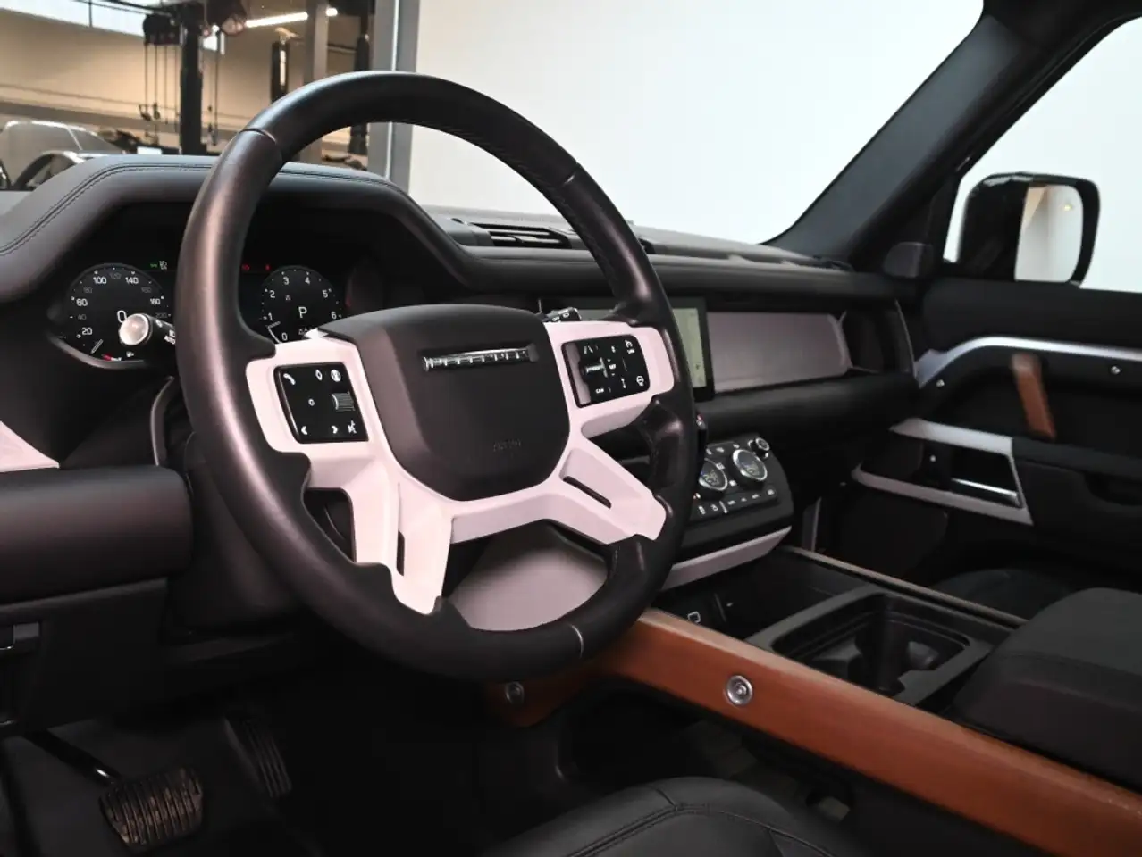 Land Rover Defender снимка Land Rover Defender