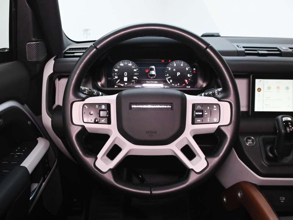 2024 Land Rover Defender 110 P400 /AIR SUSPENSION/COLD CLIMATE PACK thumb 16