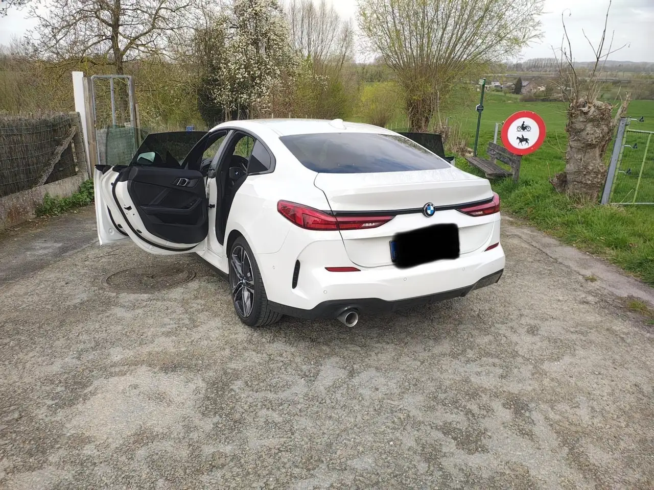 BMW 218