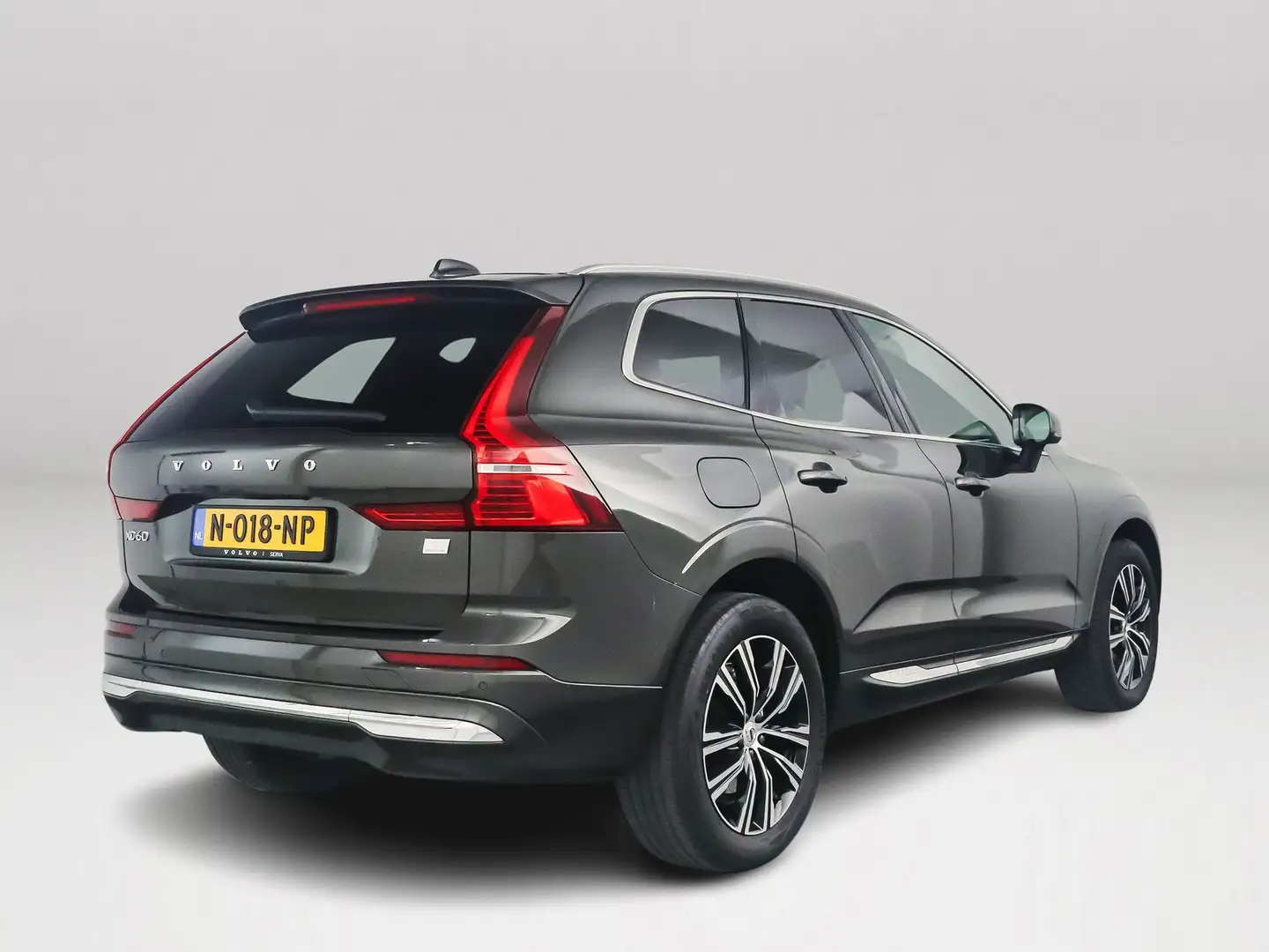 Volvo XC60 T8 Plug-in hybrid AWD Inscription | Panoramadak | Grijs - 2