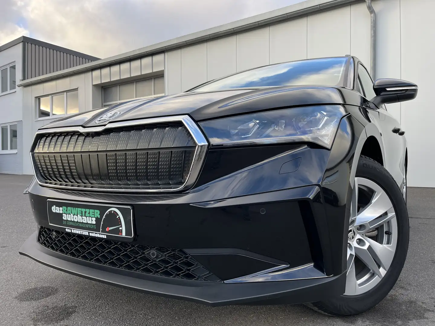 Skoda Enyaq CCS Wärmepumpe 62kWh Virtual Cockpit DAB Navi ACC Noir - 1