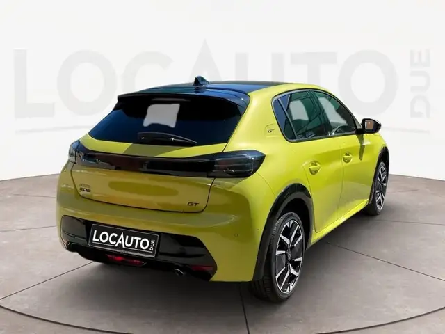 Peugeot 208 view 4