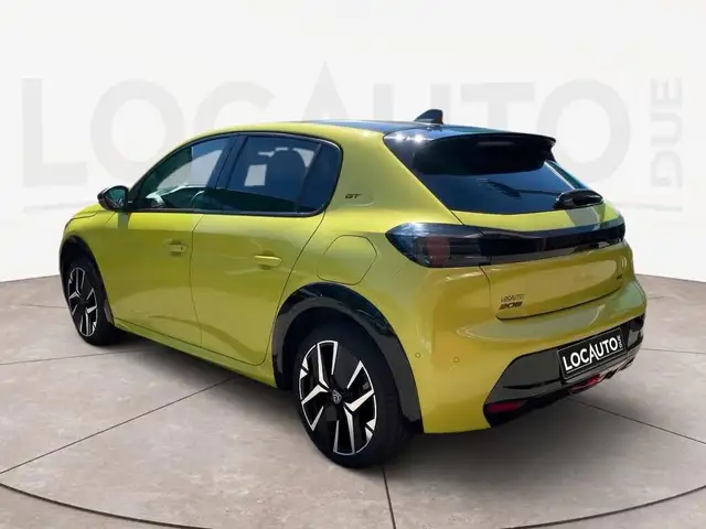 Peugeot 208 view 5