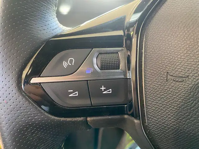 Peugeot 208 view 13
