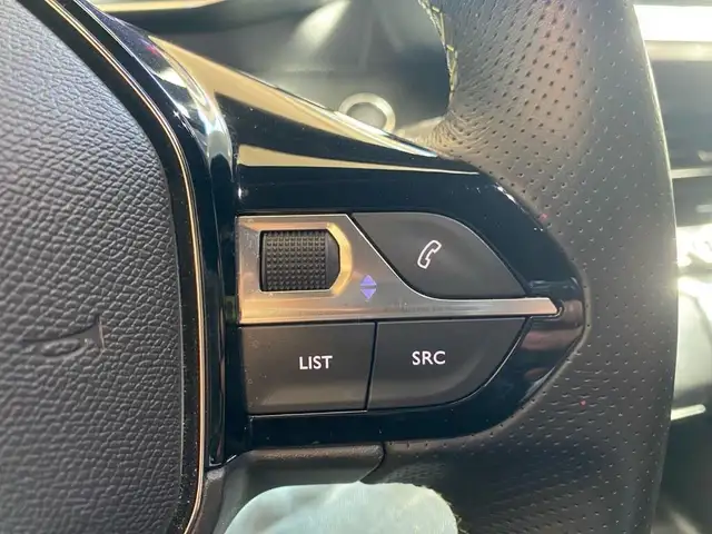 Peugeot 208 view 14