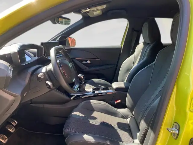 Peugeot 208 view 7