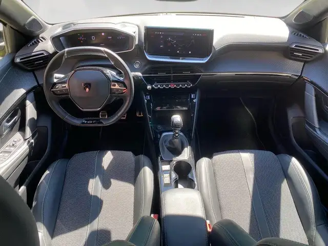 Peugeot 208 view 6