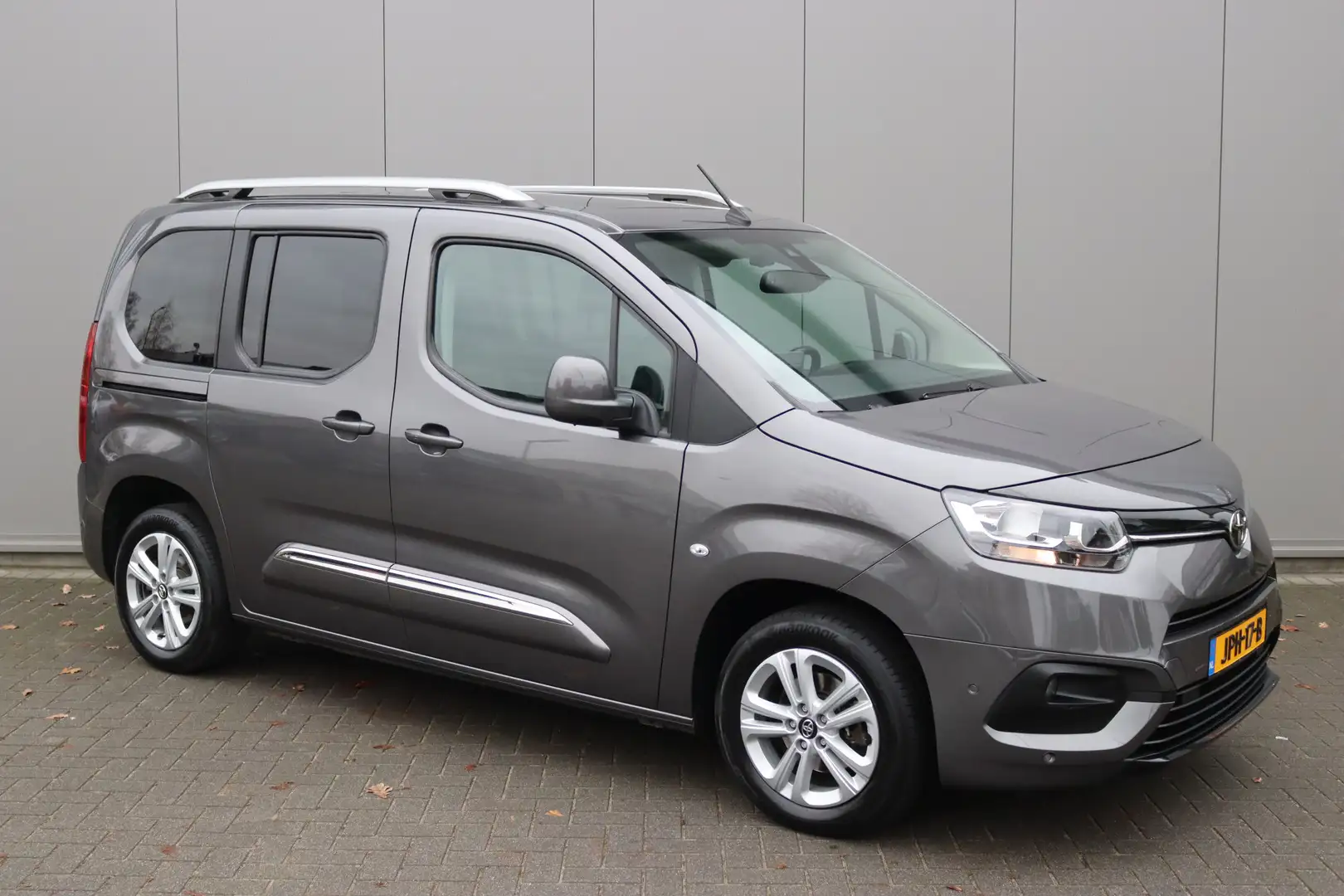 Toyota Proace City Verso 1.2 Turbo 110PK Dynamic Camera/Adaptive-crui Grijs - 2