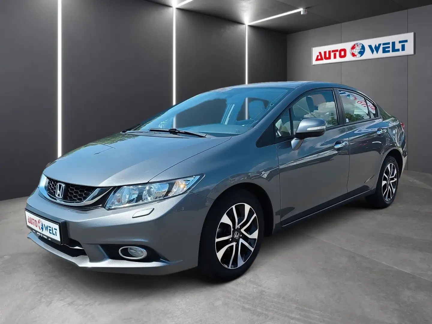 Honda Civic Lim. 1.8 VTEC Climatic R-Cam Xenon uvm. srebrna - 1